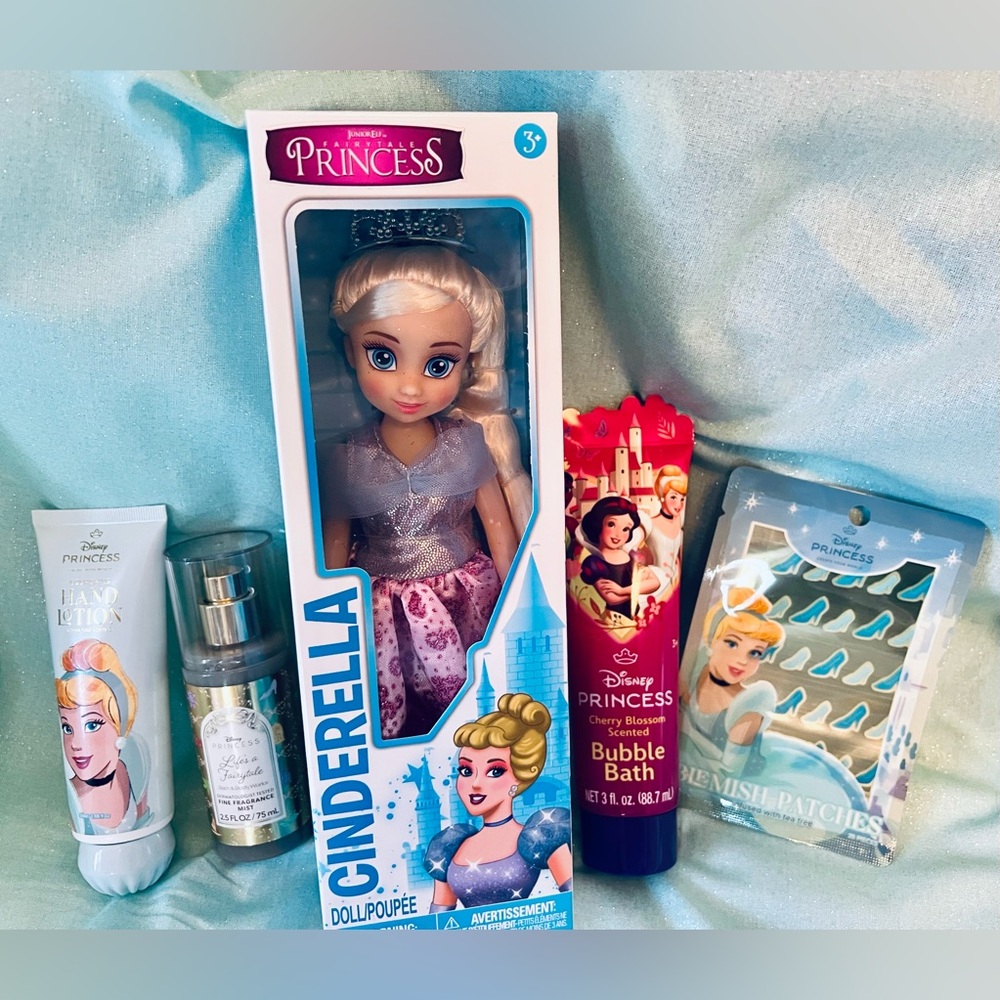 Disney Princess Cinderella Doll & Beauty Set 🩵🎀🩵